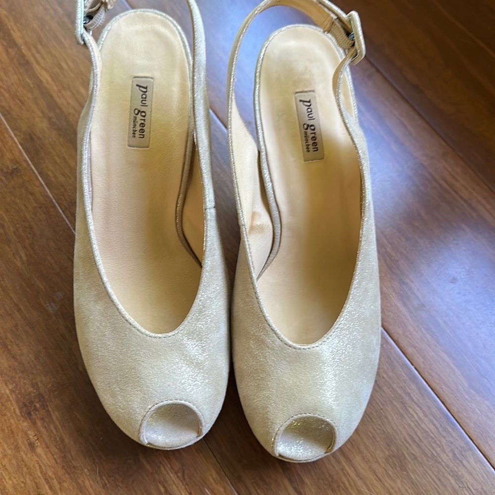 Paul Green light gold Moriah peep toe, size 8